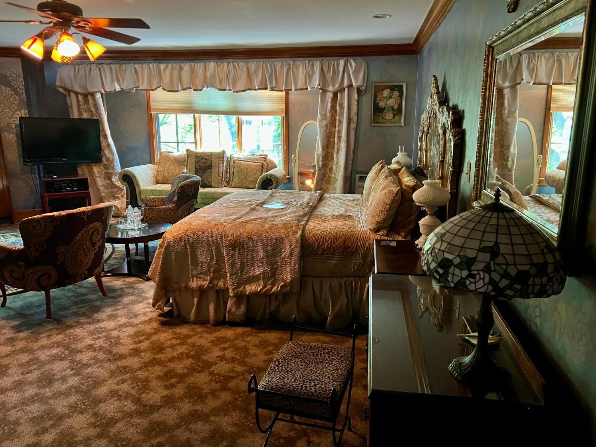 Angel At Rose Hall Hotel Eureka Springs